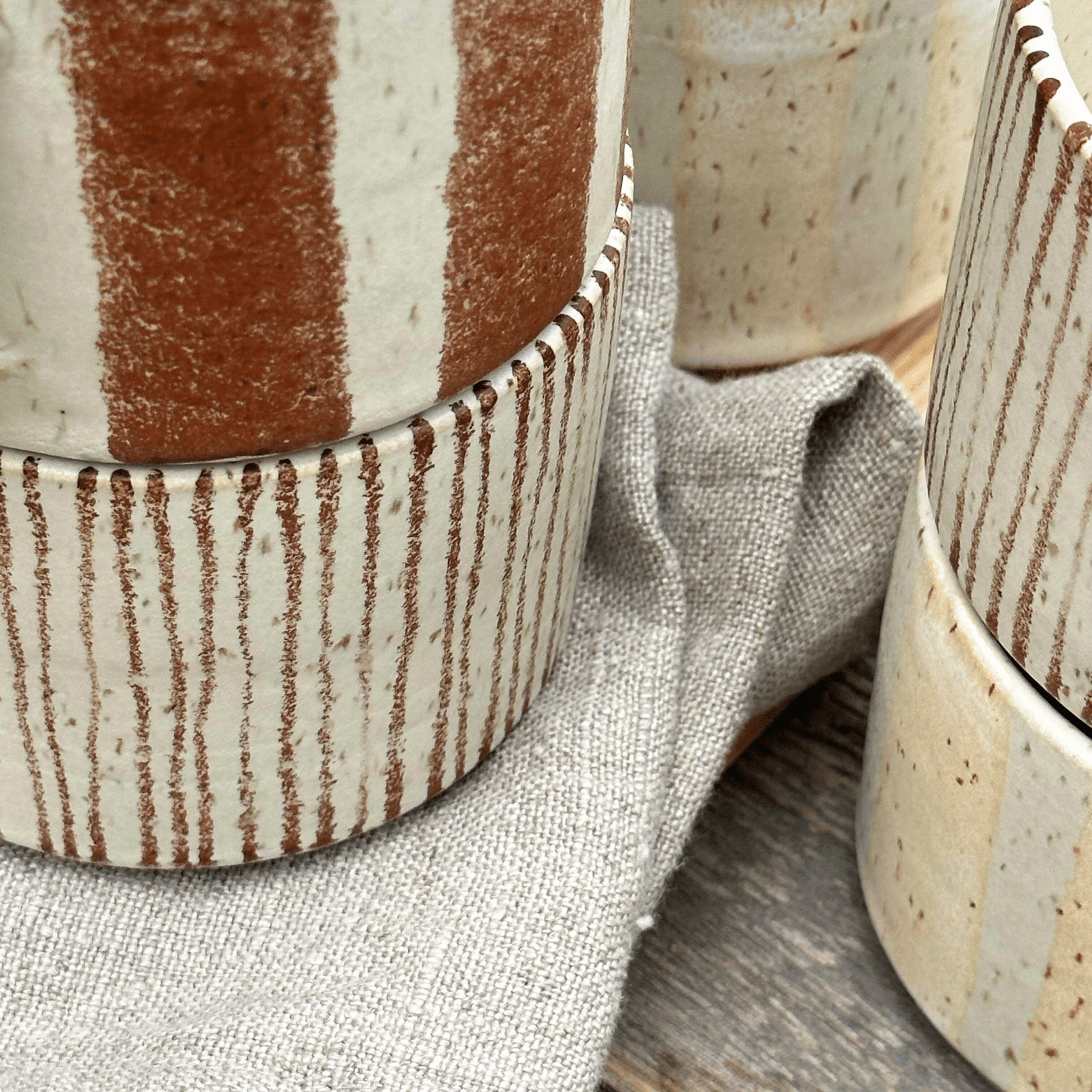 Bredrandig kaffekopp havre/brun