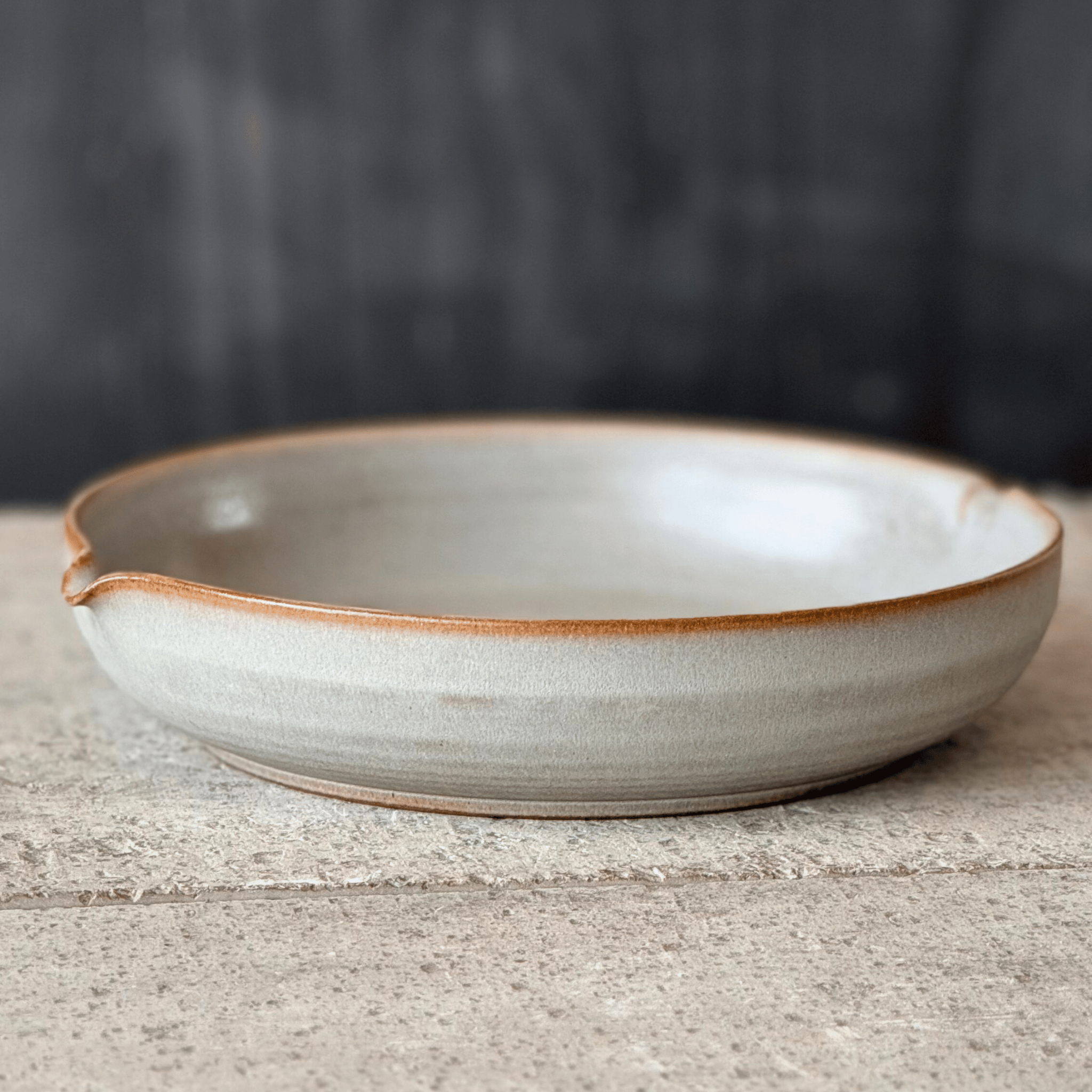 Fat med pip 24cm (få antal)